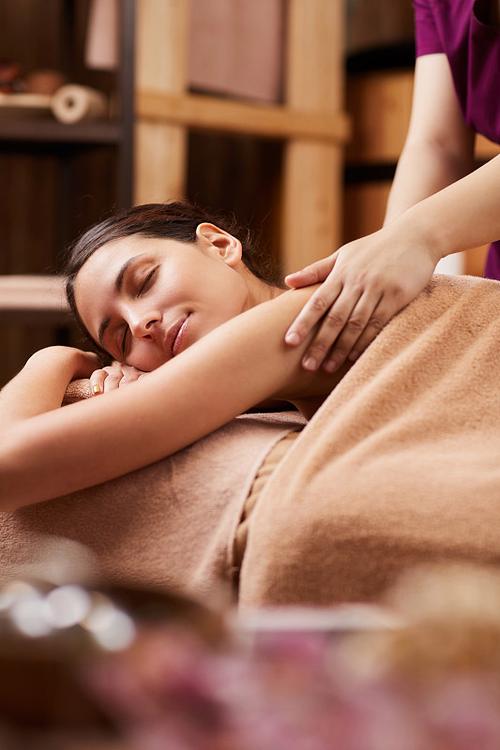 欧美成人三级伦在线观看的相关介绍
