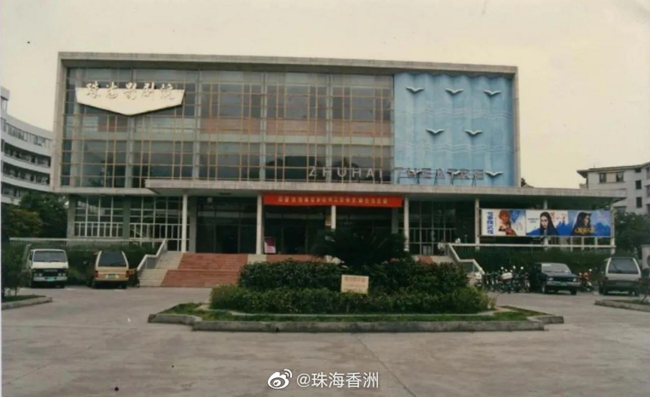 欧美老熟妇乱淫的相关介绍