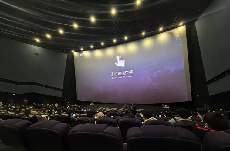 直男裸体被按摩师玩弄的相关介绍