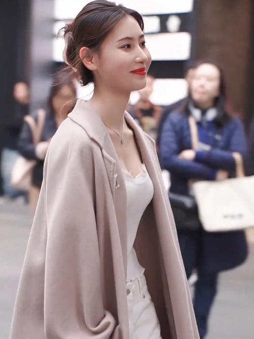 少妇一区二区亚洲的相关介绍